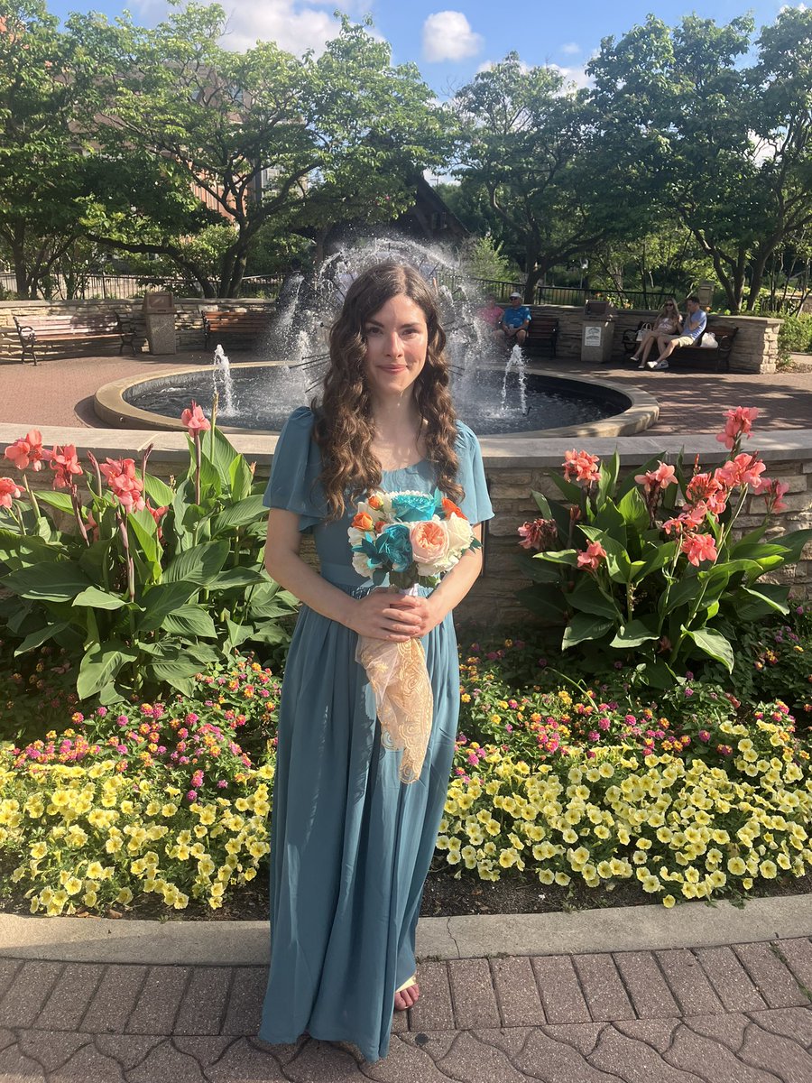 mathryn_m's tweet image. My Dad called me to tell me that he loved seeing the photos of me at Margo’s wedding. ♥️🌺 Please pray for some private intentions for my family!
