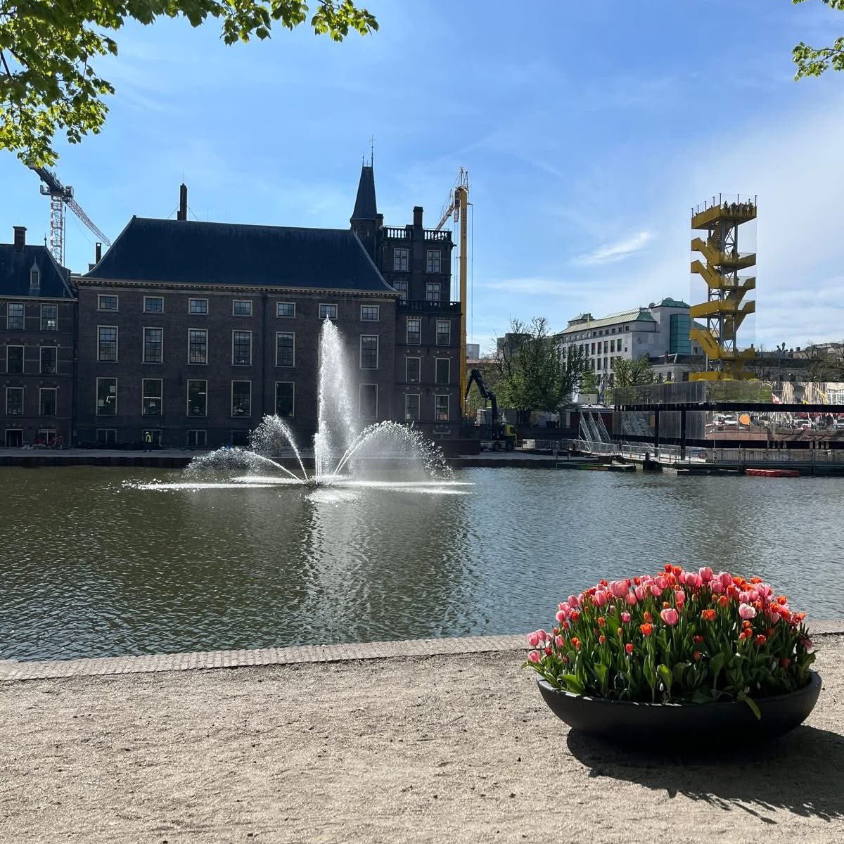 ad_assist's tweet photo. 🚑 Amsterdam → UK 🚑

Our Senior Flight Nurse swapped the skies for the open road on a land repatriation from Amsterdam back to the UK, safely escorting the patient home with the same high standard of care we deliver in the air.

We loved receiving some photos from the trip. https://t.co/qZczEUE8R4