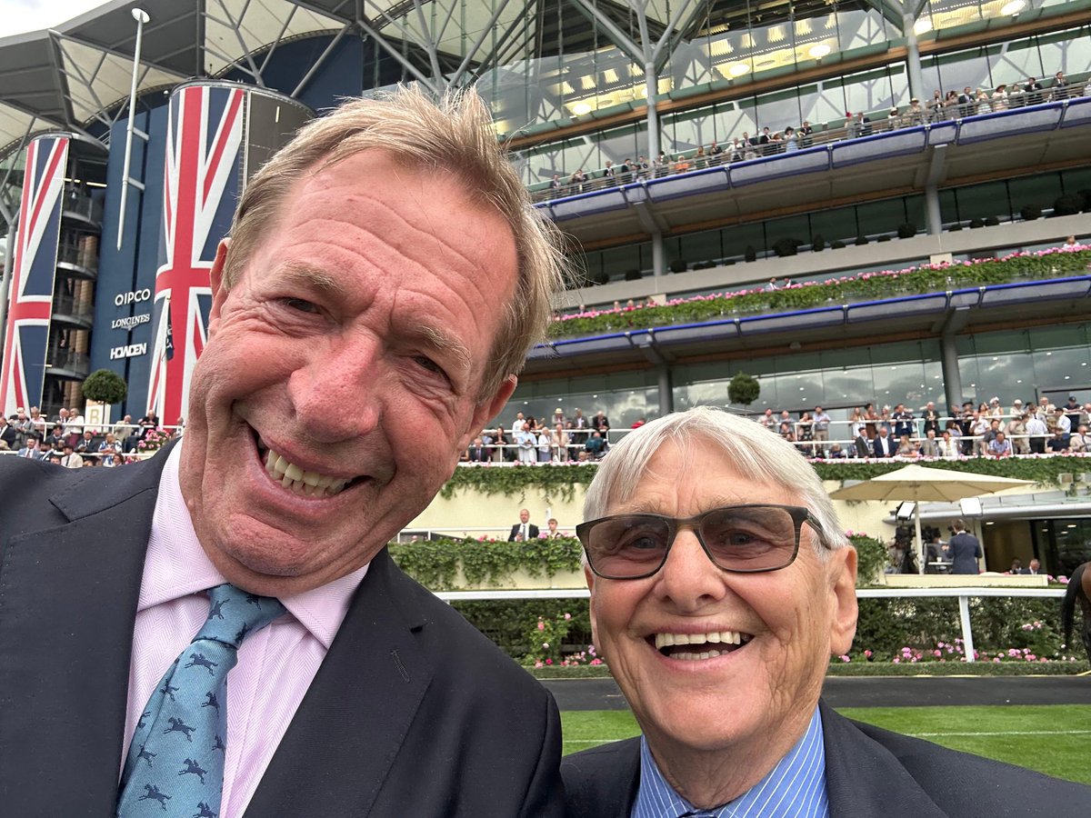With the incredible 84-years-young, Willie Carson, four times winner of the King George VI and Queen Elizabeth Stakes ⁦<a href="/Ascot/">Ascot Racecourse</a>⁩ 🏆🏆🏆🏆 ⁦<a href="/freebets_com/">Freebets.com</a>⁩