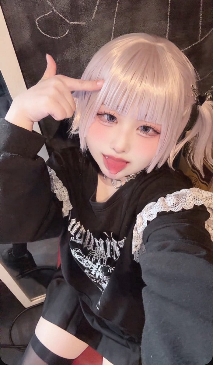 mimii_cos1003's tweet image. 今日はお疲れ様でした！！
改めて！1部気まぐれメルシィ2部ラビィ踊らせて頂きました！みみぃです！
皆さん今日のステージはお楽しみ頂けましたでしょうか！？みみぃは皆がたくさん褒めてくれるから楽しかったよぉ〜♡
また次回もお会いしましょう💕
 #かましちゃる大分