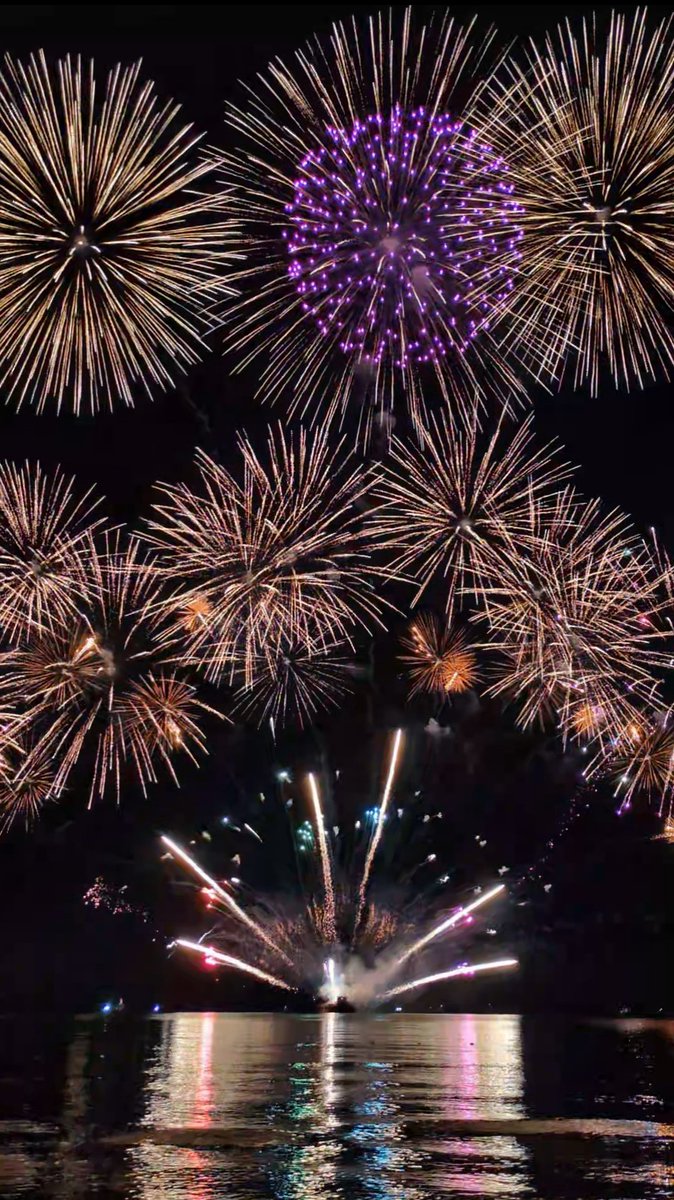 花火大会めっちゃ近くで見られて楽しかったです