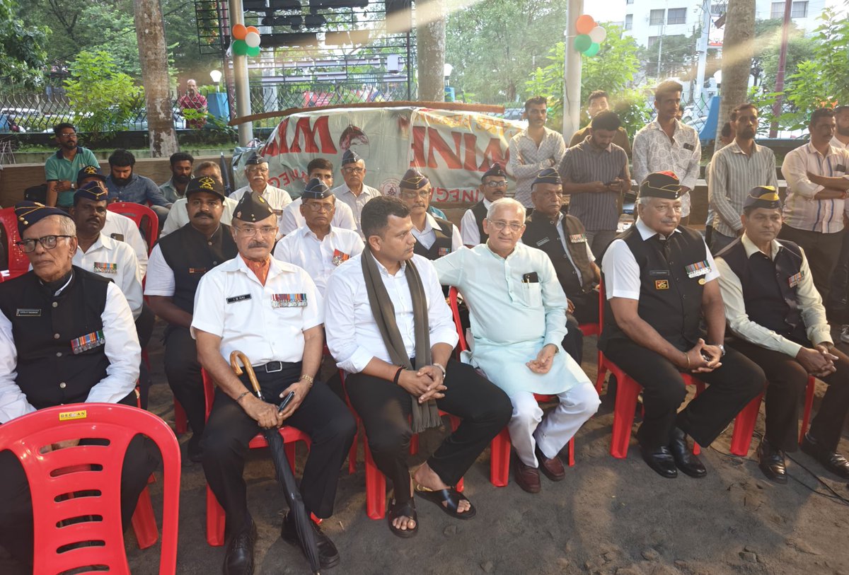 CaptBrijesh's tweet image. ನಗರದ ಕದ್ರಿಯಲ್ಲಿರುವ ಯುದ್ಧ ಸ್ಮಾರಕದಲ್ಲಿ ಮಾಜಿ ಸೈನಿಕರ ಸಂಘ ಮಂಗಳೂರು ಹಾಗೂ ರಾಷ್ಟ್ರಭಕ್ತ ನಾಗರಿಕ ವೇದಿಕೆ ಮಂಗಳೂರು ಇದರ ವತಿಯಿಂದ ನಡೆದ ಕಾರ್ಗಿಲ್ ವಿಜಯ ದಿವಸ ಆಚರಣೆಯಲ್ಲಿ ಭಾಗವಹಿಸಿದ ಸಂದರ್ಭ…
Glimpses from the #KargilVijayDay2025 celebrations held at the War Memorial in Kadri with fellow veteran Faujis &…