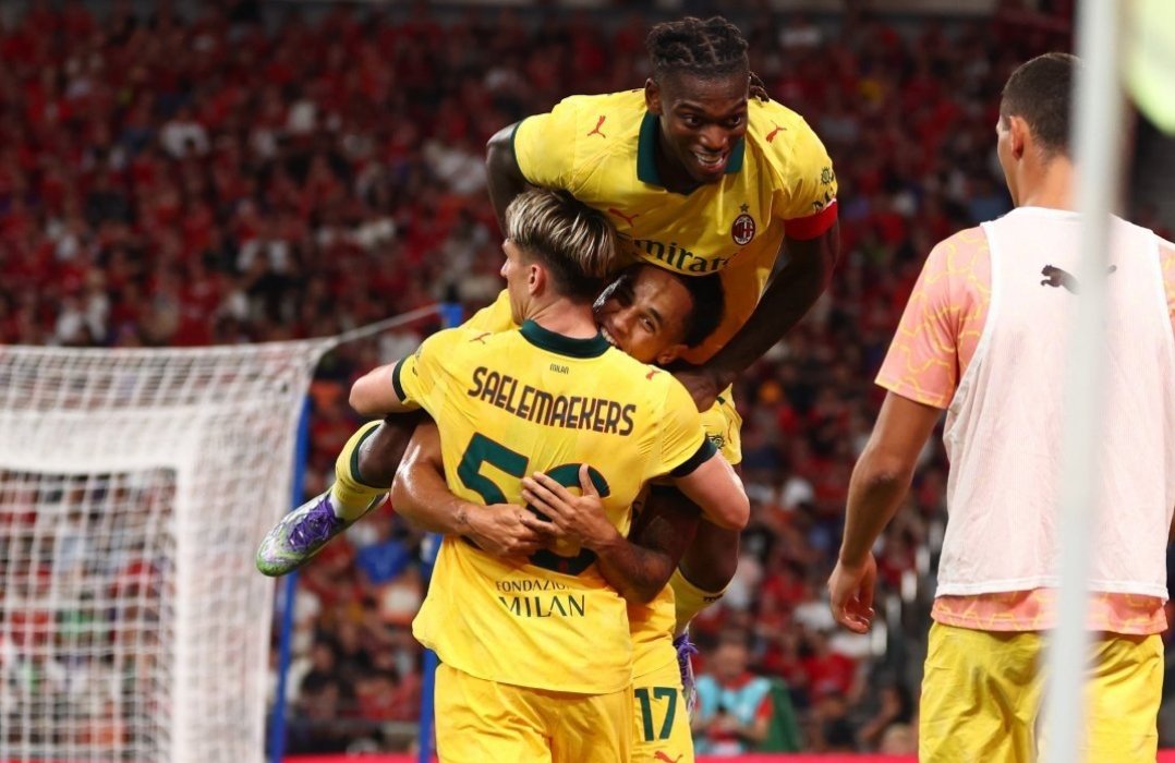 cloudninesports's tweet image. 🚨 Reigning Premier League champions Liverpool are beaten 4-2 by AC Milan, inspired by Noah Okafor brace in Hong Kong. 🔴🟡
⚽ 10' Leao
⚽ 26' Szoboszlai
⚽ 52' Loftus-Cheek
⚽ 59' Okafor
⚽ 90+3' Gakpo
⚽ 90+4' Okafor
#LIVACM #LFC #acmliv #clubfriendlies #Preseason!