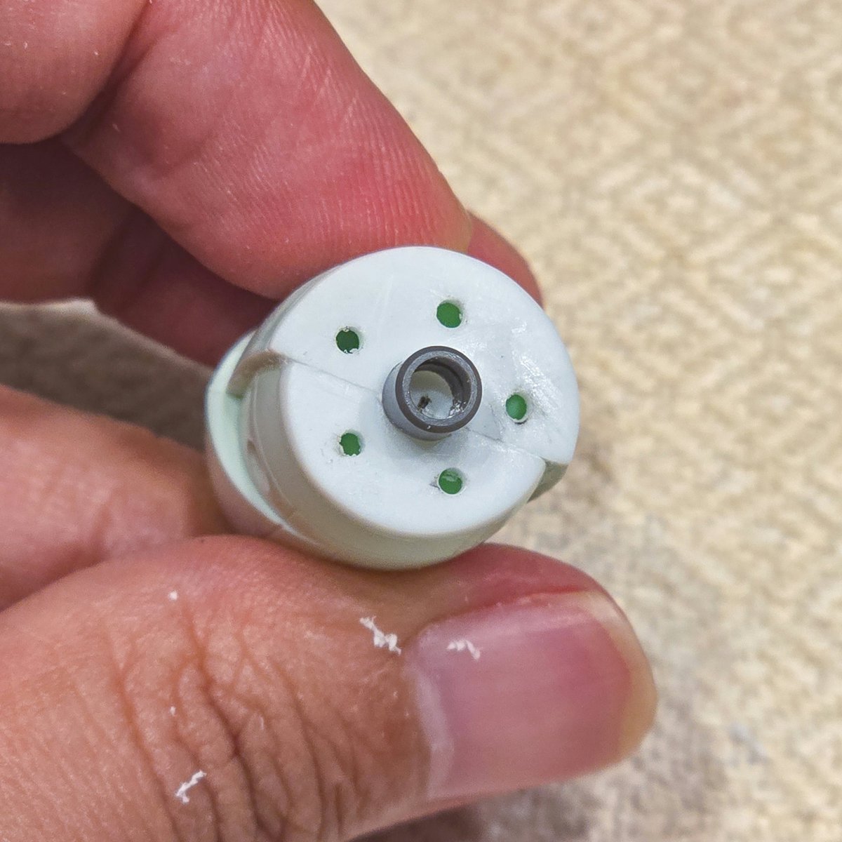 sakyo_ukyo69's tweet image. ターンX
5つ穴を空けて、接続部のジョイントを試着してみた。
おお、これはなんか良い感じになりそうな予感がしてきたぞ(笑)
早いところ、外装もつけてみたい😆