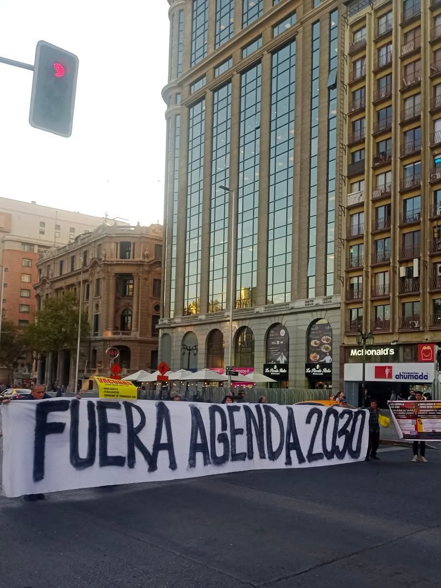 🇨🇱No declines nunca de expresarte por tu Libertad y soberania...Apaga tus pantallas📲 5G y tus Reel #NOM ..Y todo el miedo inducido por la Agenda de Control social ;con sus manipulados Matinales-Noticieros TV Globalistas #Agenda2030....Van por tu Libertad...Despierta Chile 🇨🇱