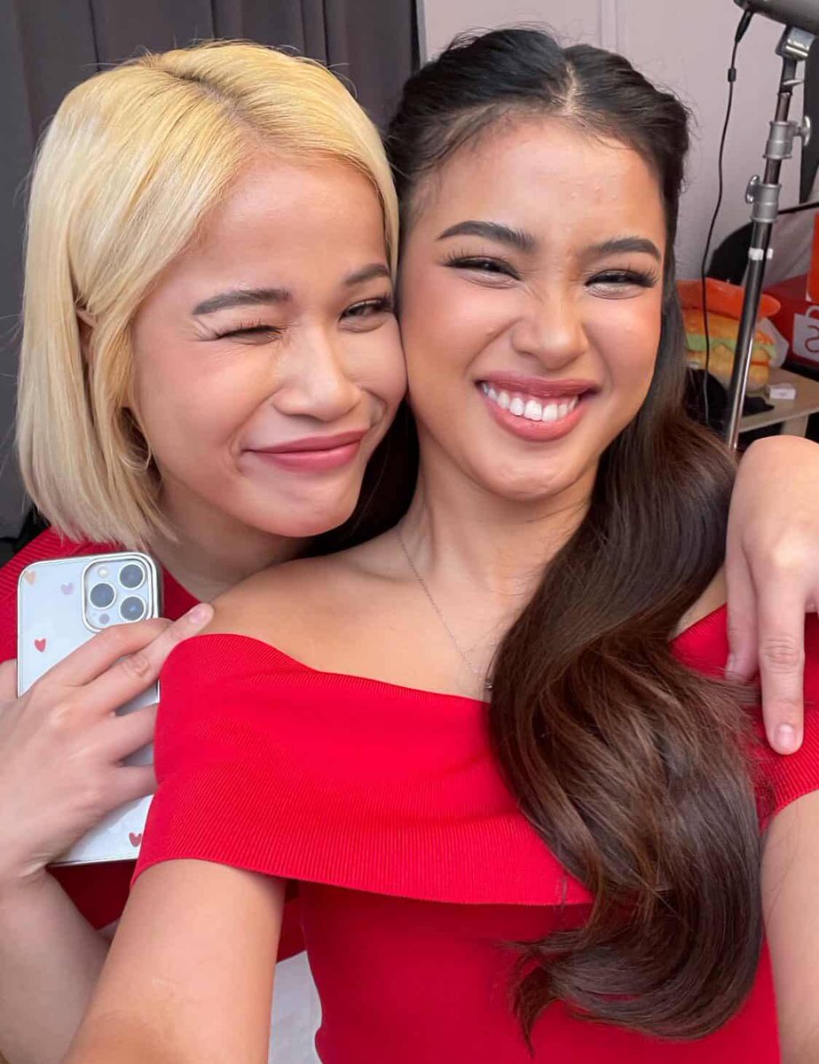 ellaeean_'s tweet image. Gets why Shuvee will do anything for these two kahit ano pa yung maging consequence sa kanya. Grabe sya magbalik ng love and loyalty to those who loved her and stood up for her.