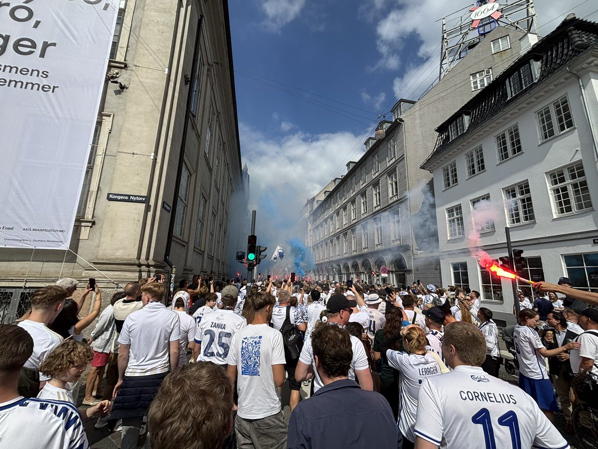 KØBENHAVN ER HVID OG BLÅ⚪️🔵