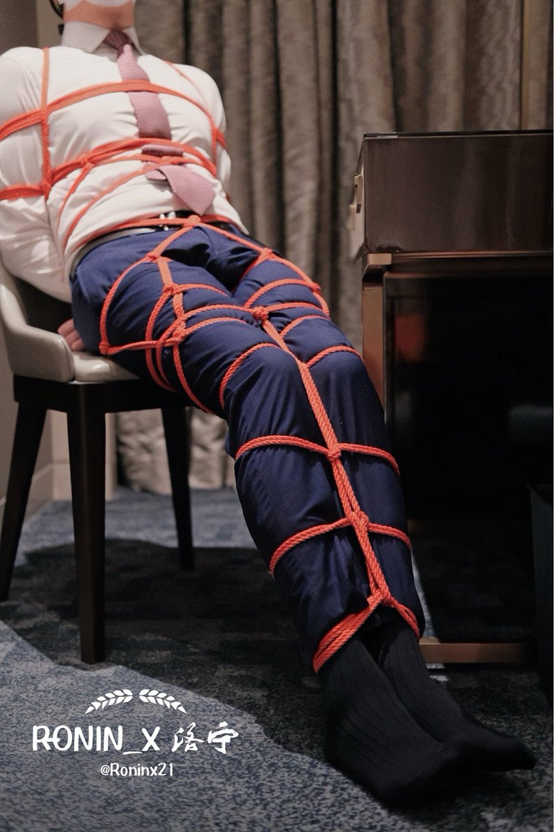 下班后被绑架的正装男 👔🔒

🪢 <a href="/shiyisss/">拾忆sss</a>