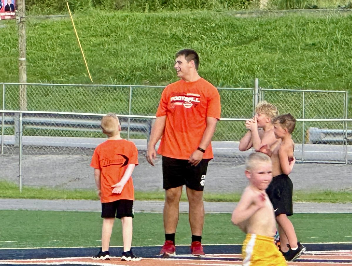 DavidAB2028's tweet image. Working the Jim Conley Memorial Youth Football Camp