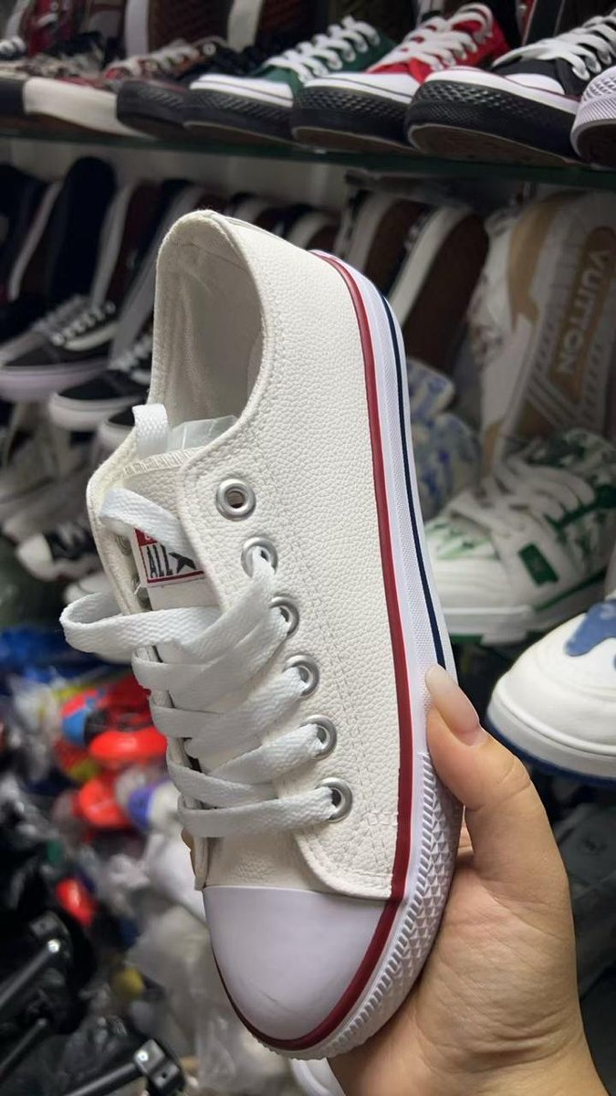 🚨 NEW DROP: Converse Leather 🖤🔥
Variety of colors in stock: Clean, classic, and built to last.

💸 Only Ksh 2,500
📦 Sizes available 36 - 42
🚛 Delivery countrywide  |  DM to order 📲