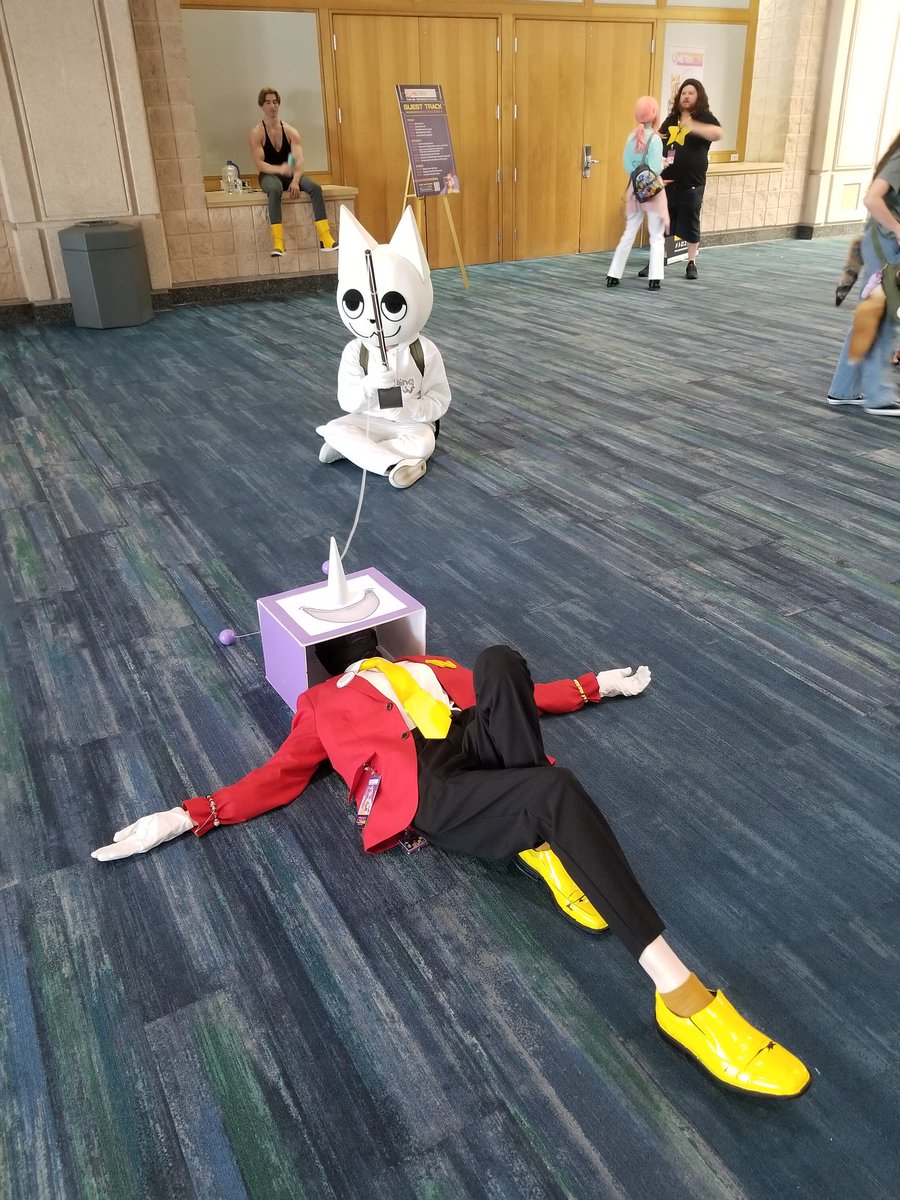 DrakeTheroux's tweet image. Caught an old TV #metrocon2025