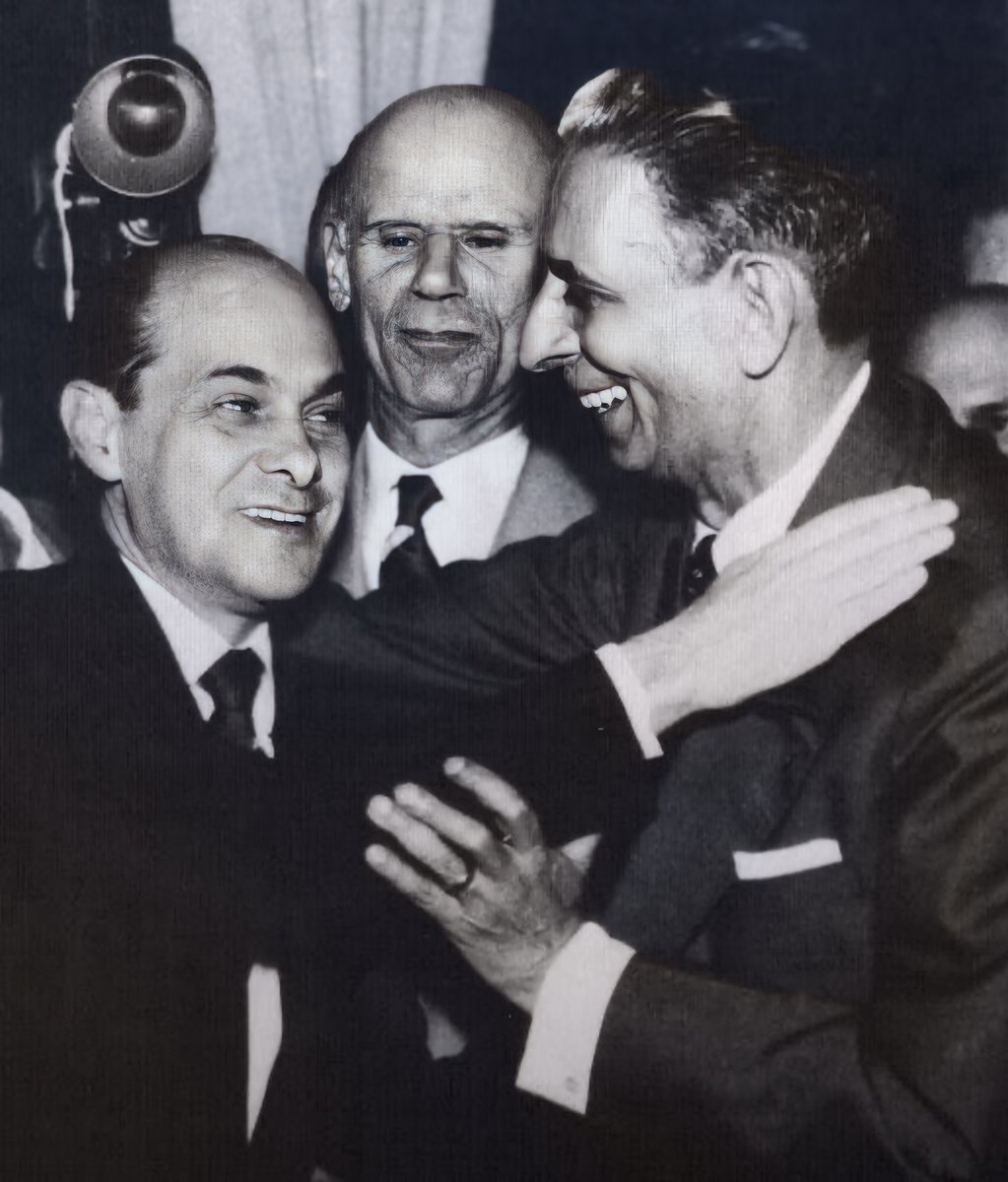 O Dia dos Avós é um lembrete de que a nossa história começa muito antes da gente.

Tive o privilégio de nascer em uma família marcada por homens públicos íntegros e mulheres firmes, que sustentaram valores que carrego até hoje.

Tancredo Neves, meu avô materno, foi, e segue