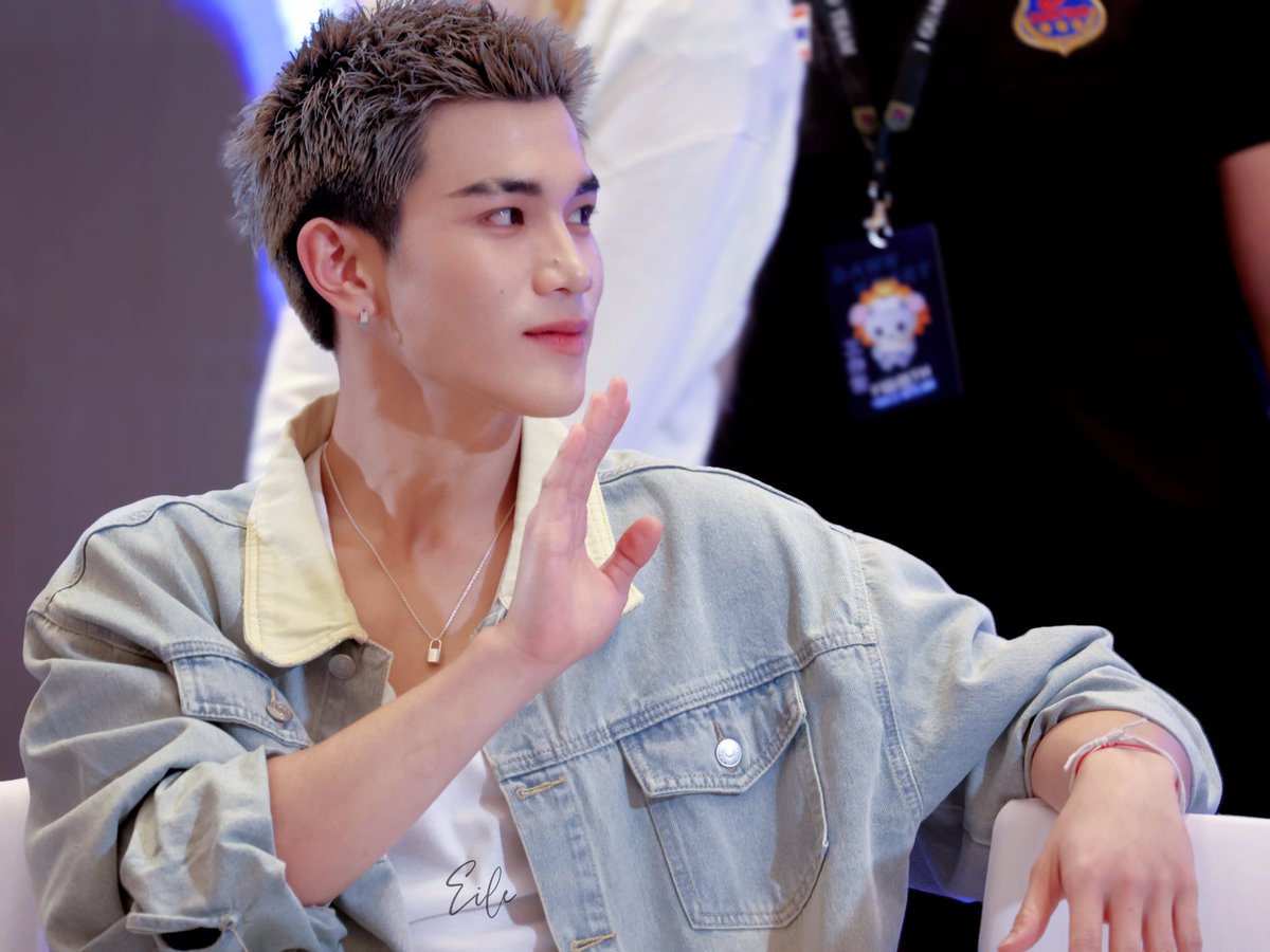eilezheng's tweet image. 250726 ❤️❤️
#Fourth1stFMinShanghai
@tawattannn
#Fourthnattawat
#โฟร์ทณัฐวรรธน์