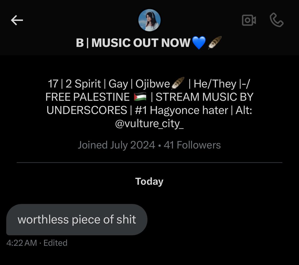 SantaDecides's tweet image. Bio checks out