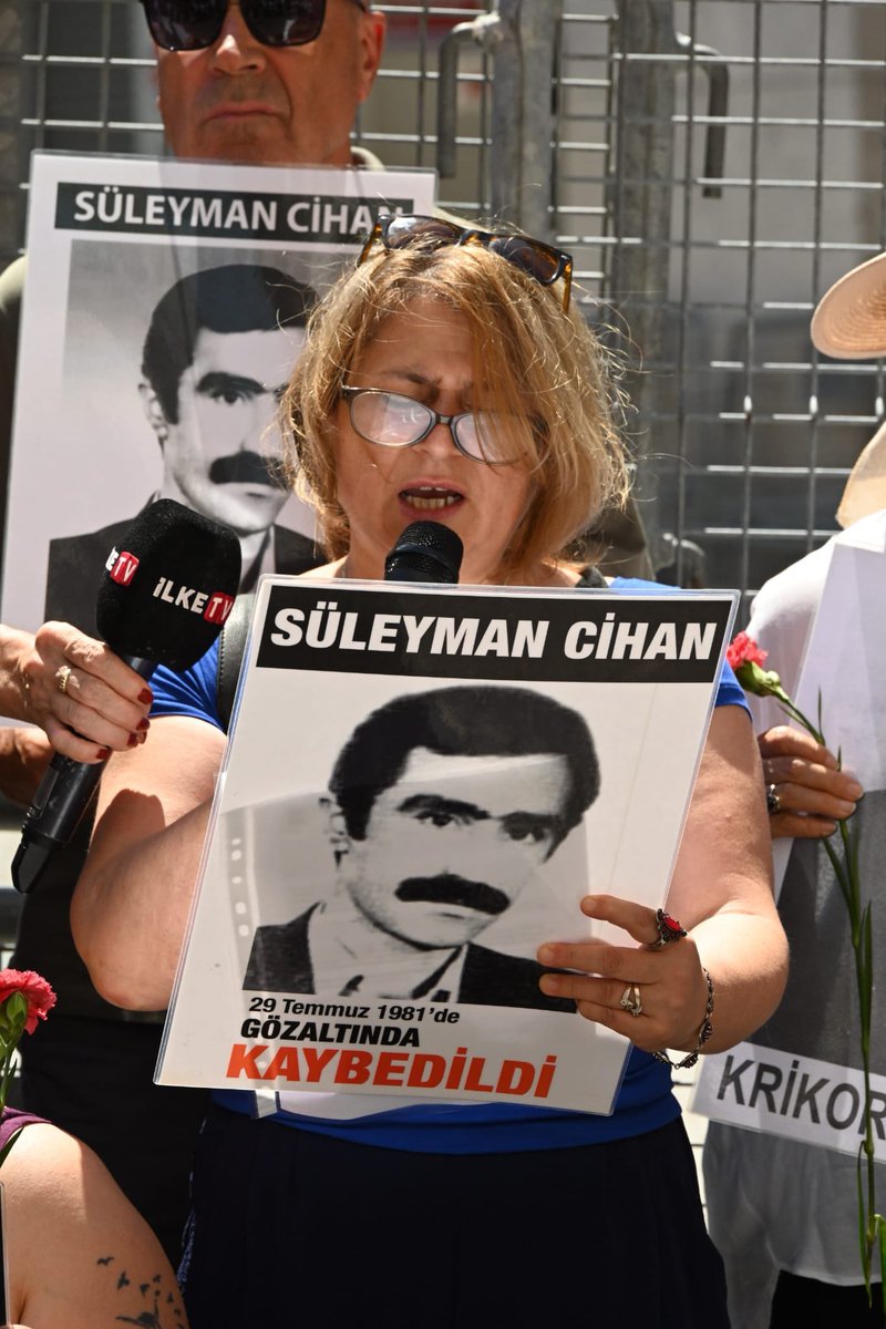 Voice Of Women Platform (@voiceofwomenw) on Twitter photo Cumartesi Anneleri <a href="/CmrtesiAnneleri/">Cumartesi Anneleri</a>:
"In our 1061st week, we came together saying, 'We have not forgotten Süleyman Cihan, who was disappeared in custody 44 years ago!'"
#CumartesiAnneleri1061Hafta
#HumanRights Cumartesi Anneleri <a href="/CmrtesiAnneleri/">Cumartesi Anneleri</a>:
"In our 1061st week, we came together saying, 'We have not forgotten Süleyman Cihan, who was disappeared in custody 44 years ago!'"
#CumartesiAnneleri1061Hafta
#HumanRights
