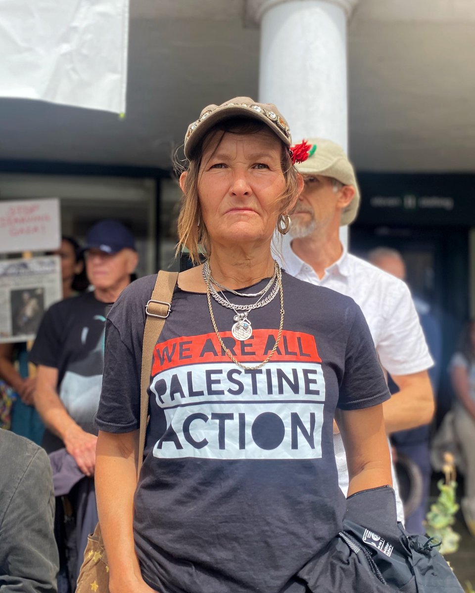 🚨BREAKING: Policing of Palestine Action protests in disarray as police decide not to arrest sign-holders for terrorism in Totnes and Edinburgh

Defend Our Juries:

“The chorus of disapproval for Yvette Cooper’s barmy order grows louder by the day.”

full: docs.google.com/document/d/1EI…
