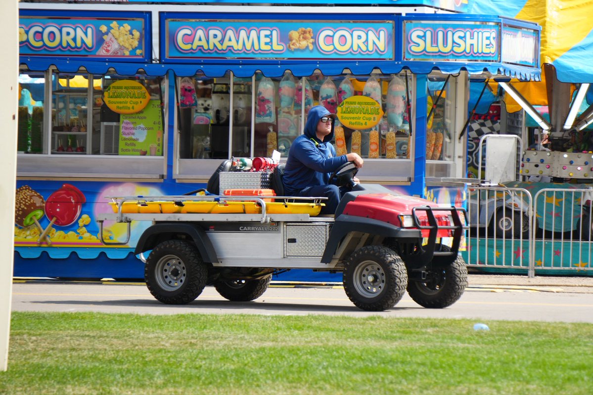 SouthMetroPIO's tweet image. Heading to the @ArapahoeCounty Fair this weekend?

South Metro Fire Rescue is proud to provide EMS services during the event to help keep you and your family safe. As you enjoy the food, fun, and festivities, please remember:

– Stay hydrated and drink plenty of water
– Take…
