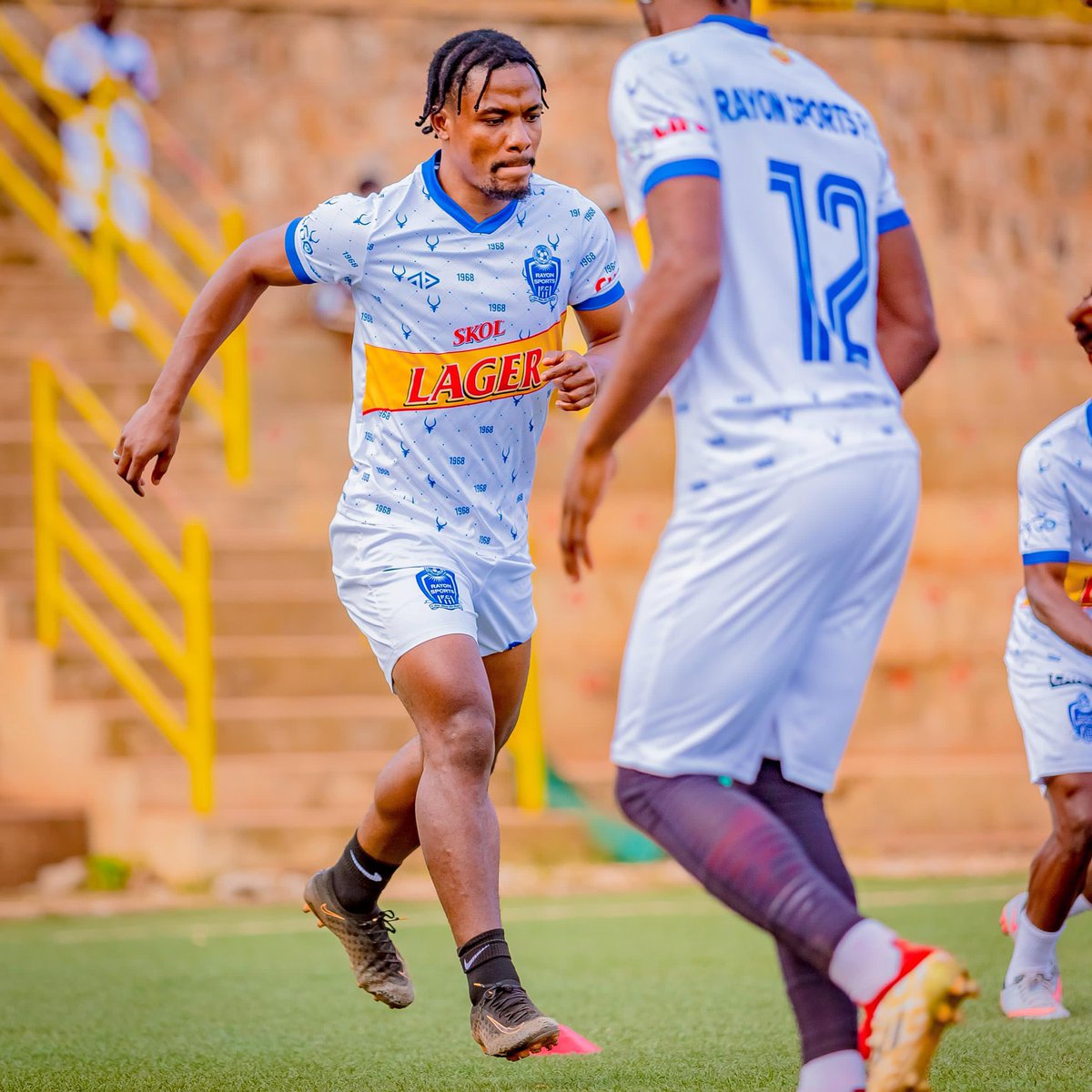 Radiotv10rwanda's tweet image. Abedi Bigirimana uheruka gusinyira Rayon Sports, yakoze imyitozo ye ya mbere kuri uyu wa Gatandatu.