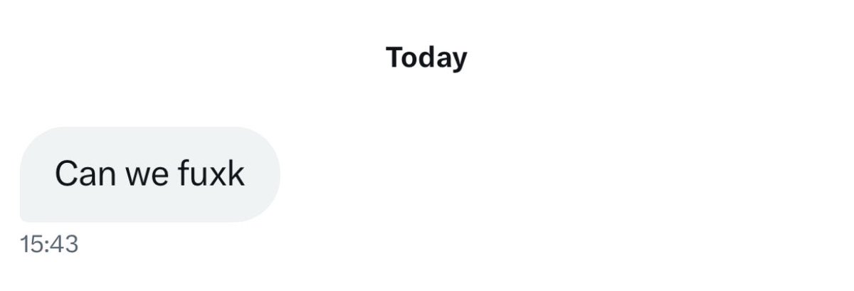 rowaleee's tweet image. finally got a weird DM I feel popular