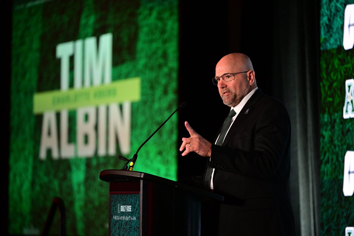 thecharpost's tweet image. No podiums were harmed during the American Conference football media day.
That’s because Tim Albin is @CharlotteFTBL's new coach, and he didn't take exception to a lack of media attention. More on the 49ers by @camwillsports.
thecharlottepost.com/news/2025/07/2…