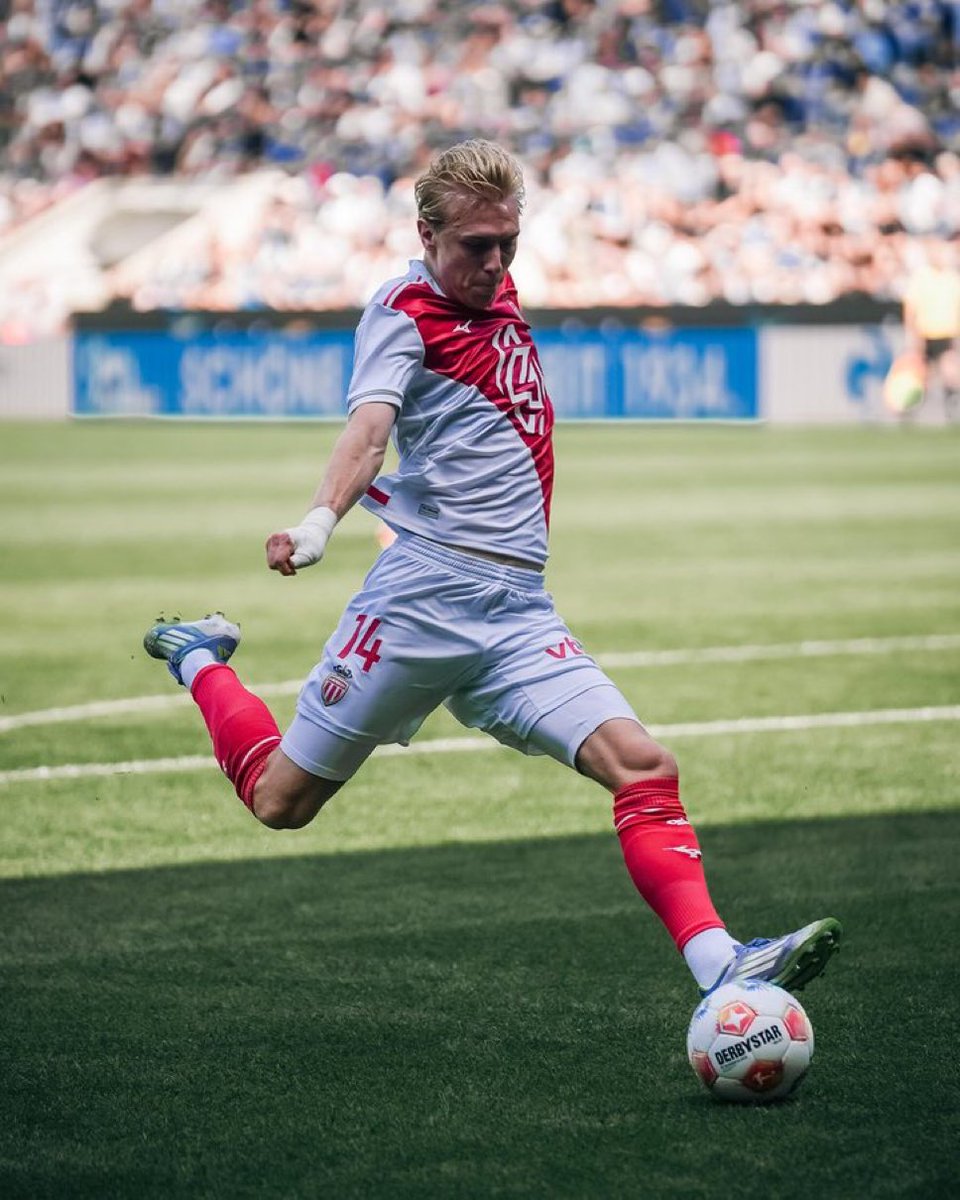 le_stade's tweet image. L’As Monaco bat aisément Bielefeld 👑
Victoire 3-0 pour le club de la principauté avec des buts de Paris Brunner et Mika Biereth face à une équipe allemande sans solutions ❤️🤍
#ASMonaco