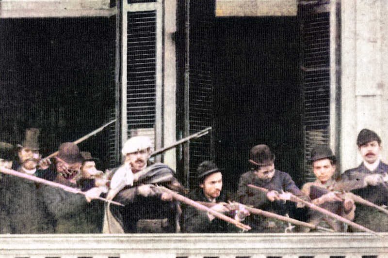 Un día como hoy, 26 de julio de 1890, estallaba la Revolución del Parque.
Leandro Alem y los cívicos se alzaban contra el fraude, la corrupción y el régimen falaz y descreído.
Ese gesto de valentía sembró las bases de la Unión Cívica Radical y de la democracia argentina.