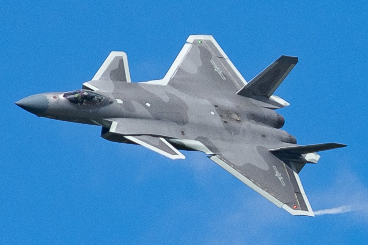 latestnews1_'s tweet image. BREAKING馃毃
馃嚚馃嚦At one point, Chinese fighter jets flew over the Taiwan Strait in a provocative move.
