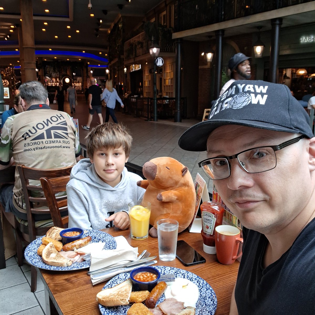 Having a boys' weekend in Manchester for #manchestercomiccon #StarTrek #geeks #family