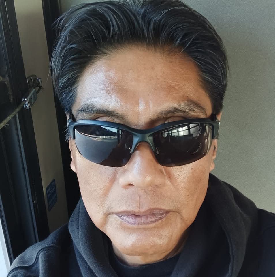 π Elizabeth π (@ferrerapeg20556) on Twitter photo This is his friend! He's now trying to contact me! See the sunglasses! You can't Google image them! Beware! This is his friend! He's now trying to contact me! See the sunglasses! You can't Google image them! Beware!