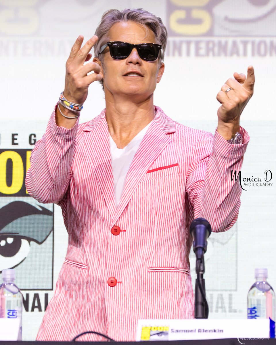 MonicaDPhoto's tweet image. Timothy Olyphant makes an entrance at San Diego Comic Con for Alien: Earth, the new series in the Alien franchise. The first episode premiered at SDCC yesterday 25 July.
#timothyolyphant #alienearth #alien #justified #deadwood #sdcc #SDCC2025