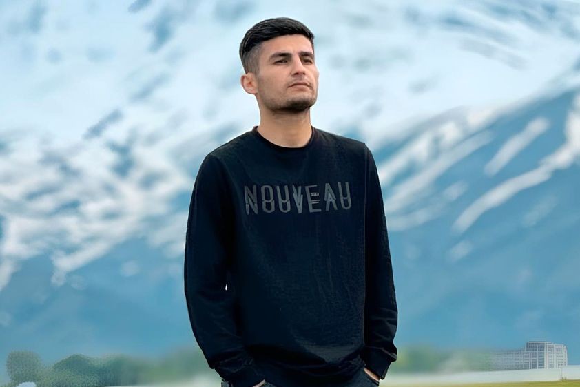 İran’da gözaltına alınan Kürt tiyatrocu Emin Kerimi’den 3 haftadır haber alınamıyor

🔴Kürt tiyatrocu Emin Kerimi, 3 hafta önce İran güvenlik güçleri tarafından gözaltına alındı ancak şu ana kadar nerede olduğu ve sağlık durumu hakkında ailesine bilgi verilmedi.

Hengaw İnsan