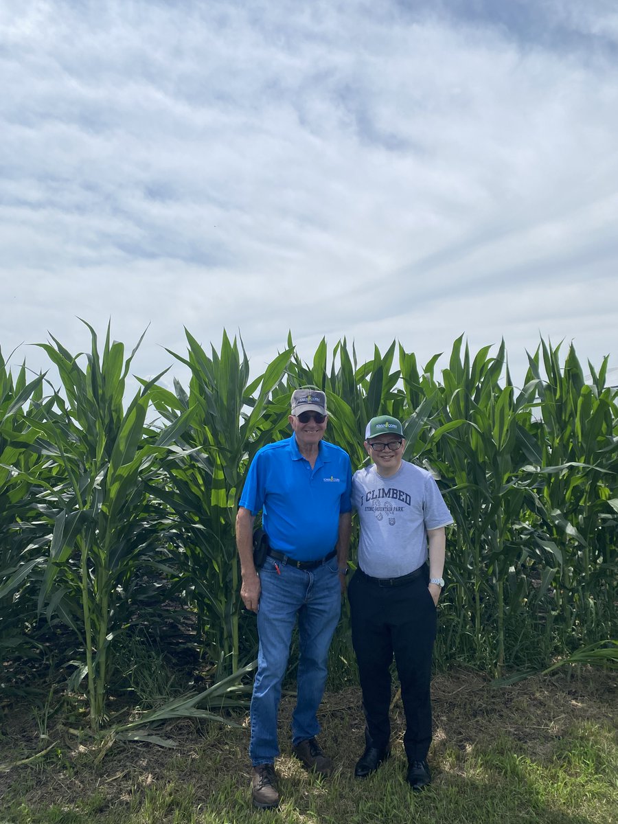 In July, Iowa corn farmer Rod Pierce welcomed H.E. Dr. Suriya Chindawongse, Ambassador of Thailand, and Team Thailand to his Woodward farm for a firsthand experience of Iowa corn farming. The visit was hosted in partnership with <a href="/usgrainscouncil/">U.S. Grains Council</a> 🌽🌎