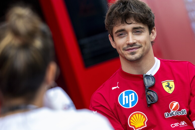 Dopo Pole Position #BelgianGP 🏎

▪️Super pole di Norris! Piastri è 2°!
▪️Colpaccio #Leclerc! È terzo‼️
▪️Verstappen errore beffa, è in quarta posizione!
▪️Bene Albon [5°] davanti a Russell [6°]
 ▪️Primo squillo Tsunoda: settima piazza
▪️Flop per Hamilton e Antonelli