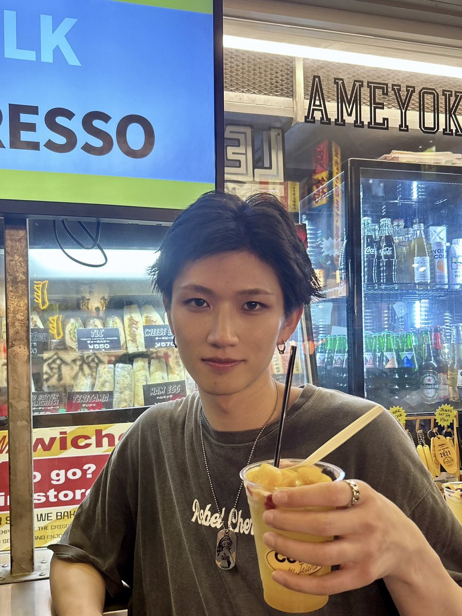 ls_3_ryuya's tweet image. 本日はリリースイベントからアフターパーティまで、ありがとうございました…‼︎

自分がトラブってDJできなくなったところを、アイドルsetとhiphop setの二本立てで盛り上げてくれたmanaに拍手👏

明日は大宮ステラタウンにて、AMEFURASSHIさんと合同リリイベです！集合早めでお願いします🙇💦