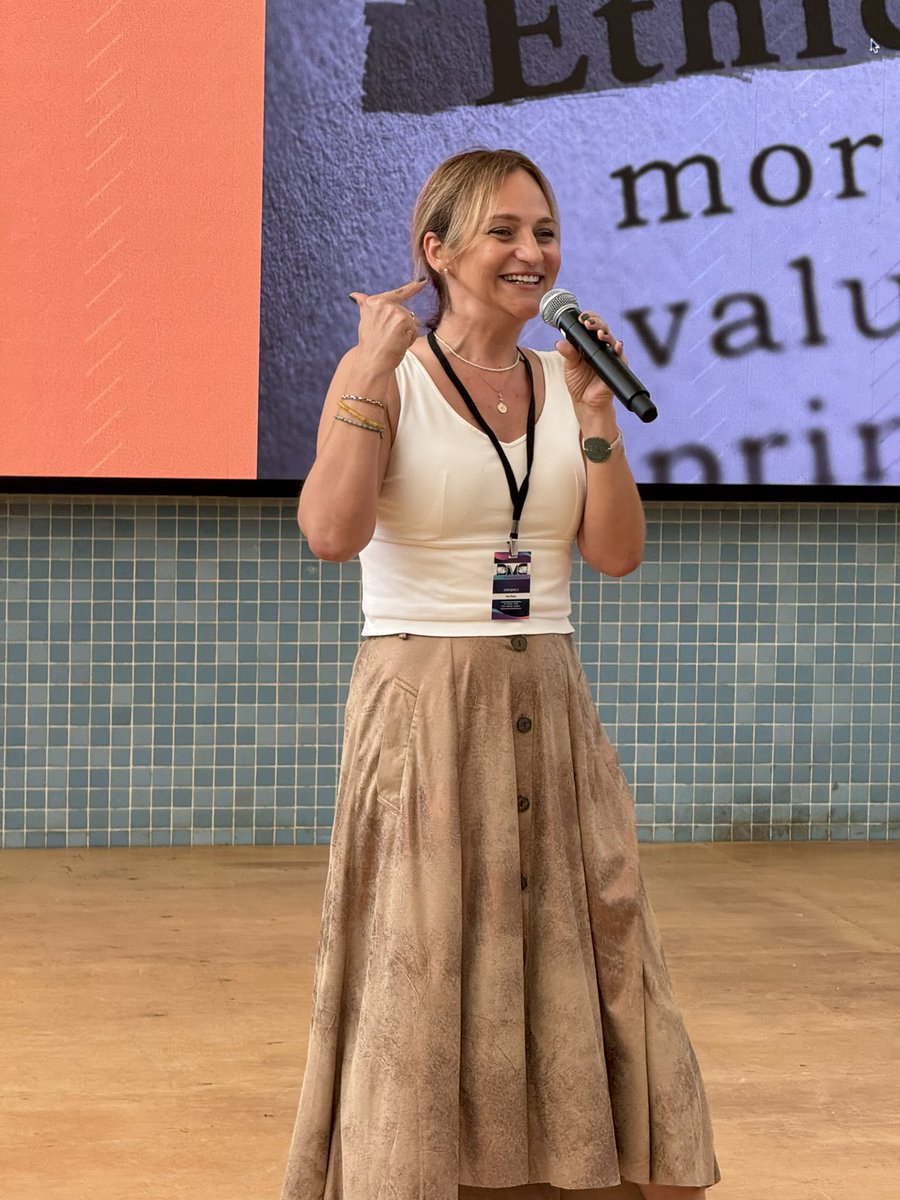 Ece Öztan DIVA 2025 Havuz Sahnesi'nde! "Yapay Zekayı Konumlandırmak: Eleştirel Yakınlık, Etik Sorumluluk" Başlıklı konuşmasıyla bizlerle!