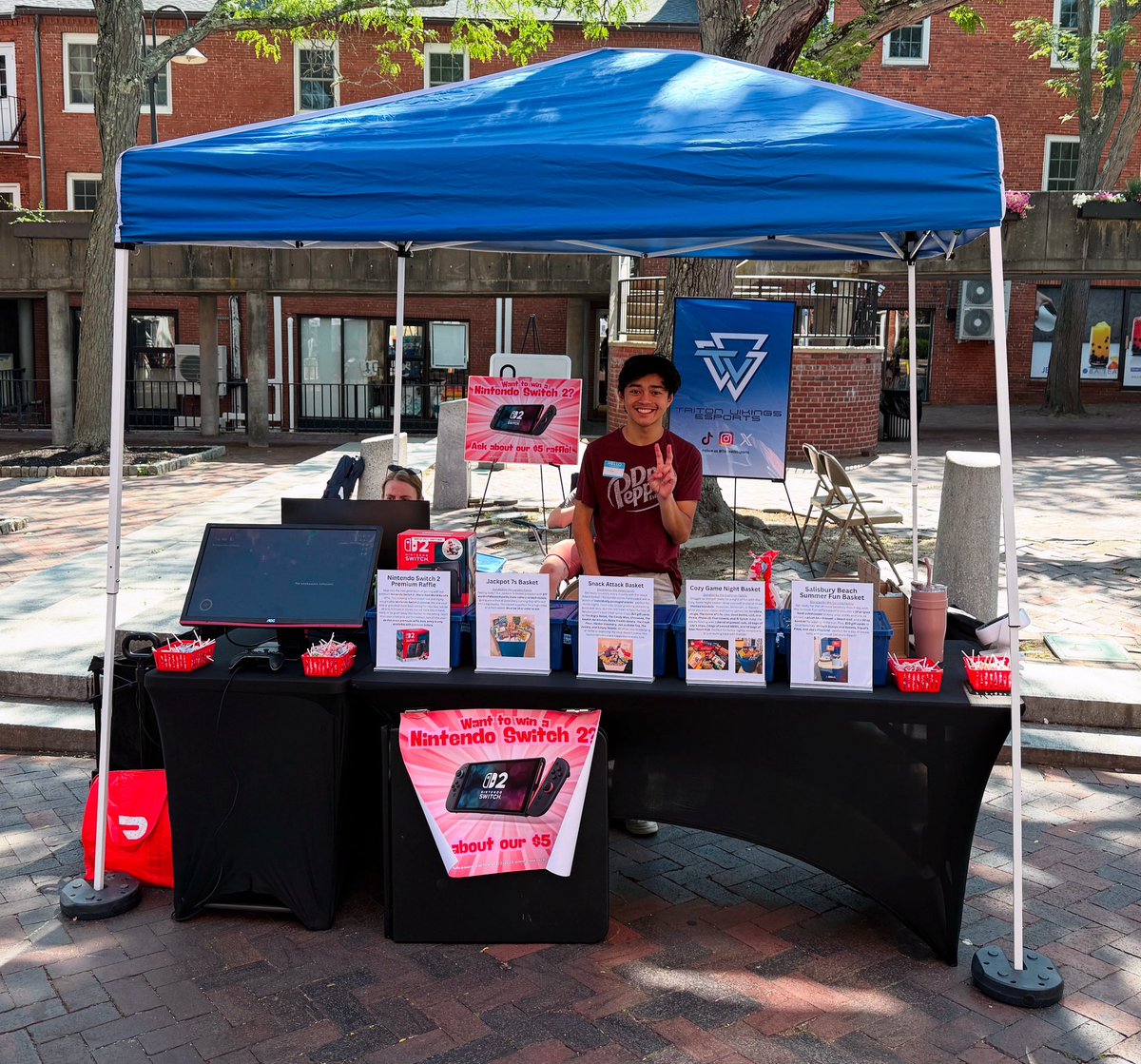 We’re set up in Newburyport, MA for Yankee Homecoming!

Come and challenge our team captain Aidan in Smash or our Coach in Mario Kart World - and enter our raffle for your own Nintendo Switch 2!

#Esports #YankeeHomecoming #PlayVS #Switch2 #Smash #MarioKart #Newburyport