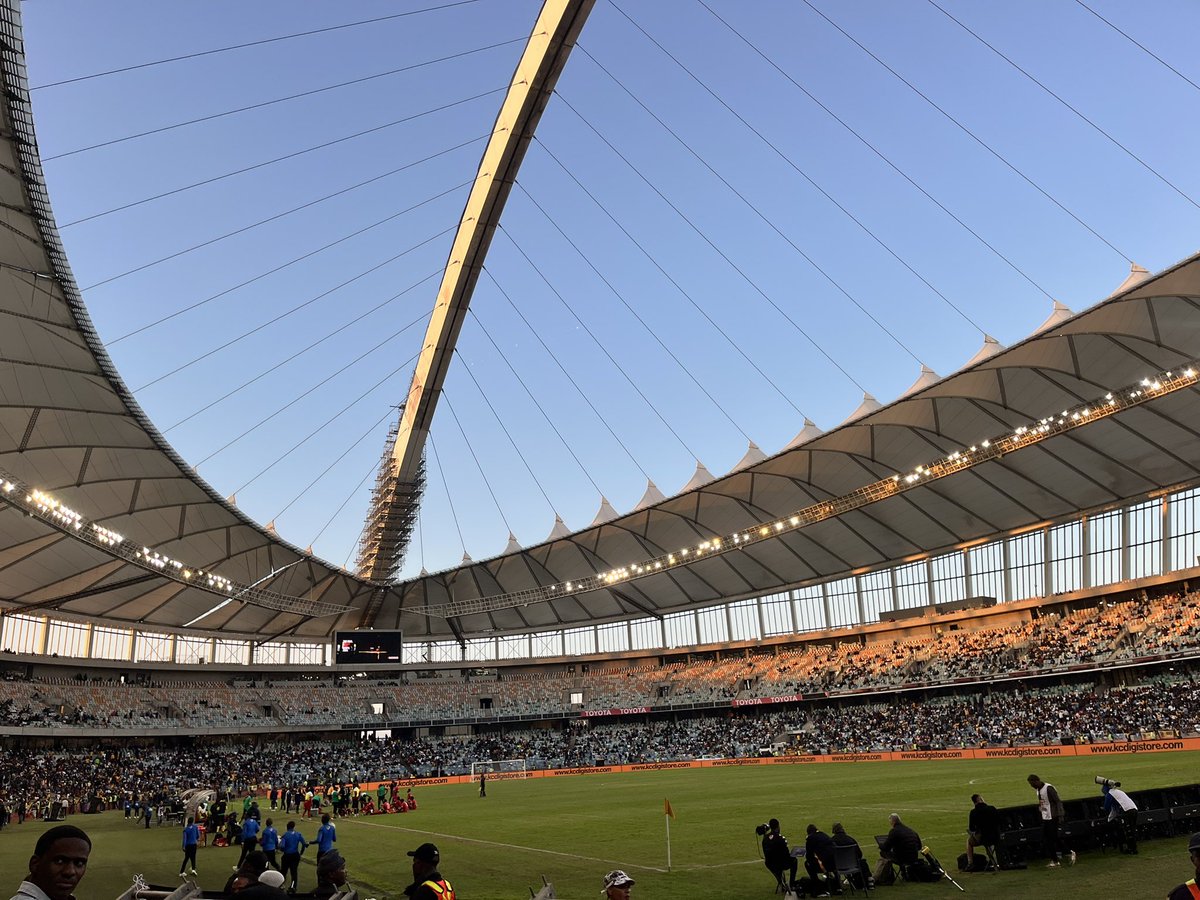 SoccerBeatZA's tweet image. It ends goalless at the Moses Mabhida Stadium between Kaizer Chiefs and Asante Kotoko! βοΈπ¦
Penalties to follow! β½οΈπ₯
#AbsaYourStoryMatters #AirMobile #BetwayPrem #CastleLager