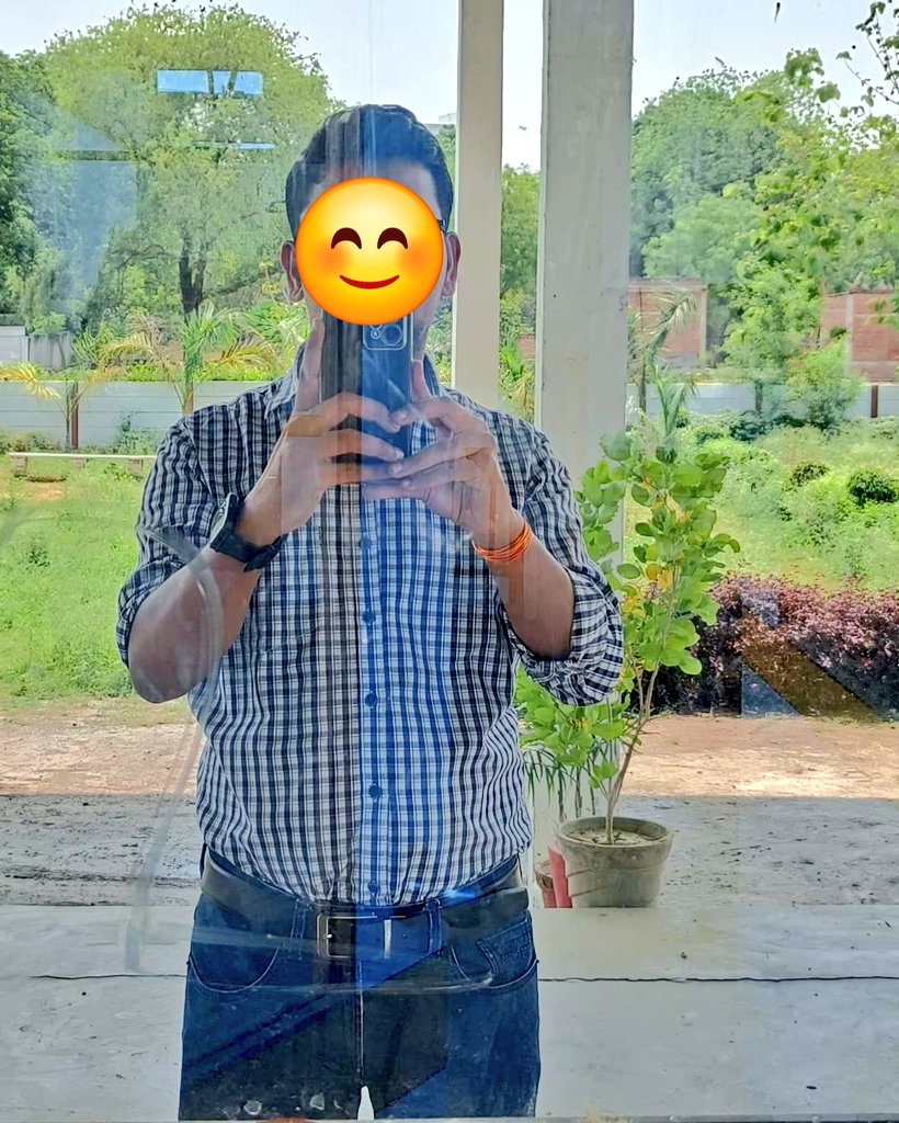 _chandanmishra_'s tweet image. अगर पेड़ मोह लगाने लगे...तो फल डालियों पर ही सड़ जाएंगे...!🥲
- चंदन ✍️
(ये बात सिर्फ पेड़ के लिए नहीं है)