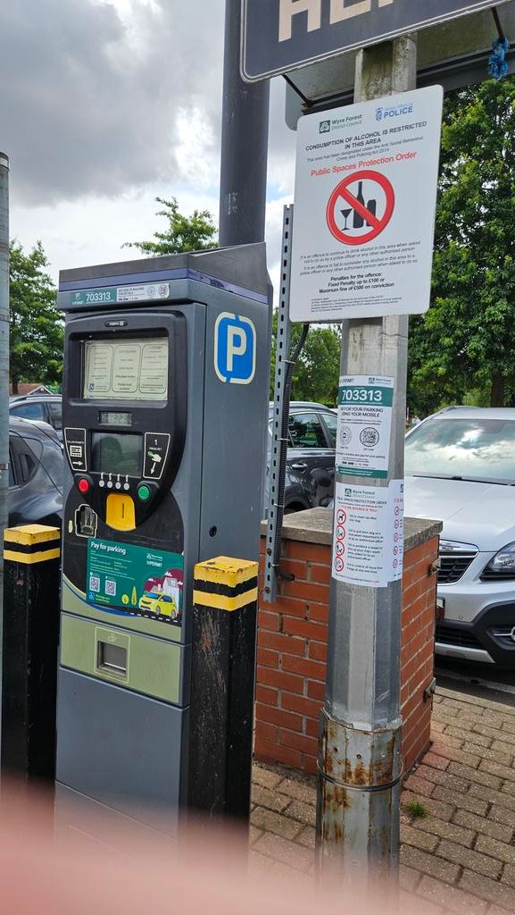 Just got to Stourport for a dance competition with Grace.
Can't pay for parking as cash or app only.
Got no cash.
Download app.
Still can't pay as don't have my card on me to pay via the app !