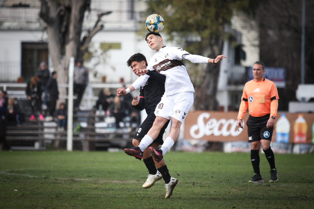 inferiorescap's tweet image. #JuvenilesLPF 🔛 Entretiempos 🆚 Barracas Central

➡️ [V] #Quinta: 1-0 (🦑⚽️ Lautaro Benítez)

➡️ [L] #Octava: 0-0 

#SiemprePlatense🤎