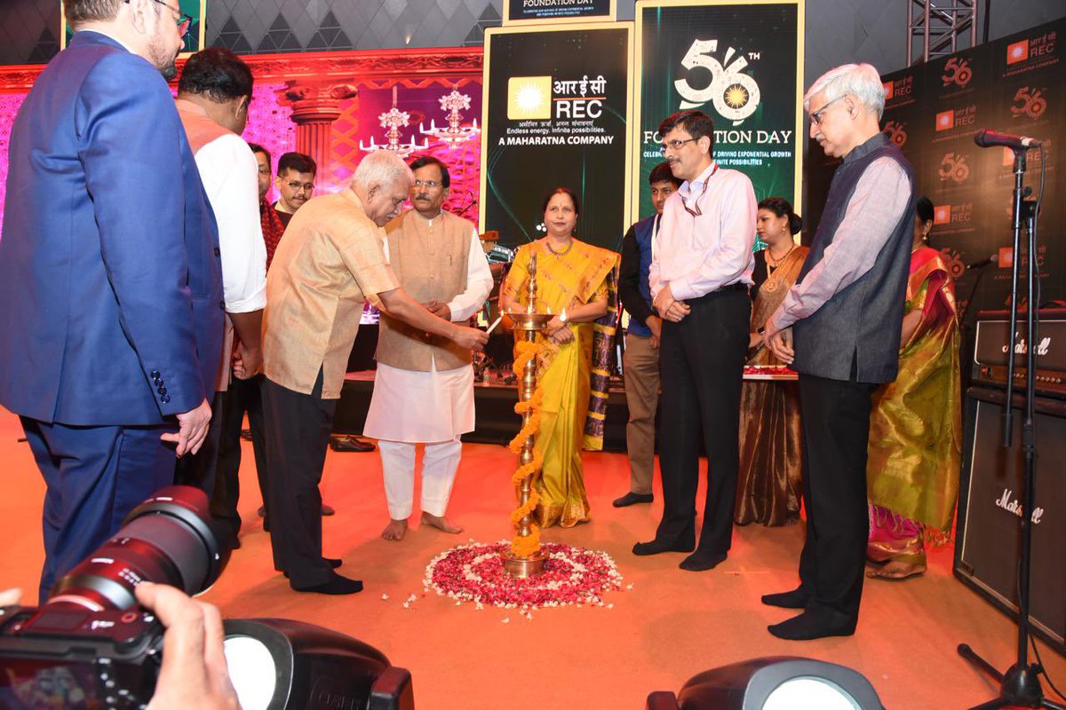 narayanantbjp's tweet image. It was my great privilege as an Independent Director in participating in the 56th anniversary of @RECLindia at New Delhi yesterday.
Honourable Union Minister of State for Power Shri. @shripadynaik , Mr. Pankaj Agarwal, Secretary, Ministry of Power, GoI, Shri. @srijitendraias ,…