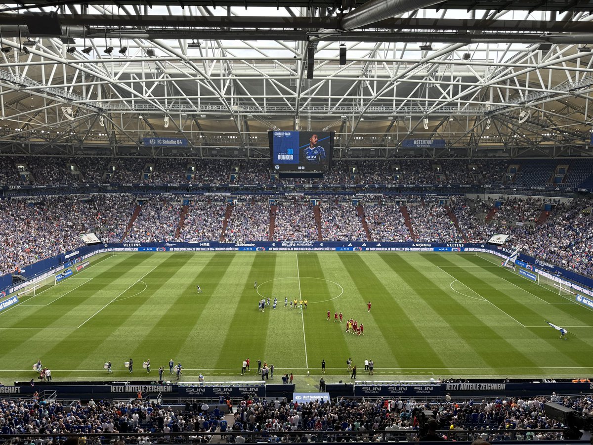 ⚽️ Rueda el cuero en el <a href="/VELTINSarena/">VELTINS-Arena</a>. 

#S04SFC | #S04 ⚒️