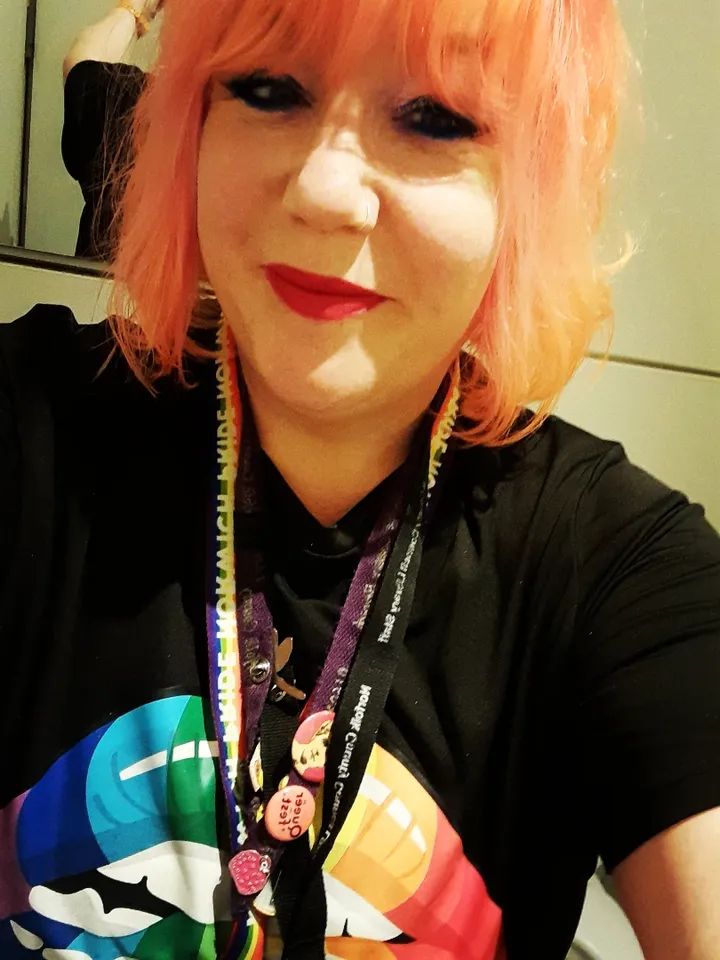 buntyhoven's tweet image. I made an effort for Norwich Pride 🌈
Hard to convey in this photo just HOW MUCH glitter I had all over my body and hair... ❤️🥰