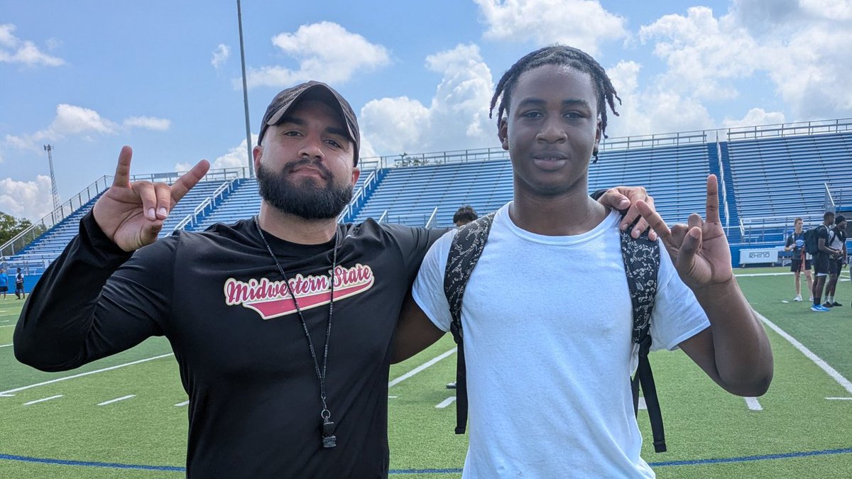 Six Star Football | PLUS+ (@sixstarfootball) on Twitter photo MIDWESTERN STATE PROSPECT CAMP COVERAGE | A look at some of the top WR/TE talents that shined
🔥A look at top talents that turned heads at Midwestern State
📖Scouting Reports + Standouts
STORY: ▶️sixstarfootball.com/article/event-…
<a href="/kareem2028_/">Kareem aitssi</a> <a href="/Jaxonallen88/">Jaxon allen</a> <a href="/hayhaybalser/">@_thehaydenb</a> @vearsal MIDWESTERN STATE PROSPECT CAMP COVERAGE | A look at some of the top WR/TE talents that shined
🔥A look at top talents that turned heads at Midwestern State
📖Scouting Reports + Standouts
STORY: ▶️sixstarfootball.com/article/event-…
<a href="/kareem2028_/">Kareem aitssi</a> <a href="/Jaxonallen88/">Jaxon allen</a> <a href="/hayhaybalser/">@_thehaydenb</a> @vearsal