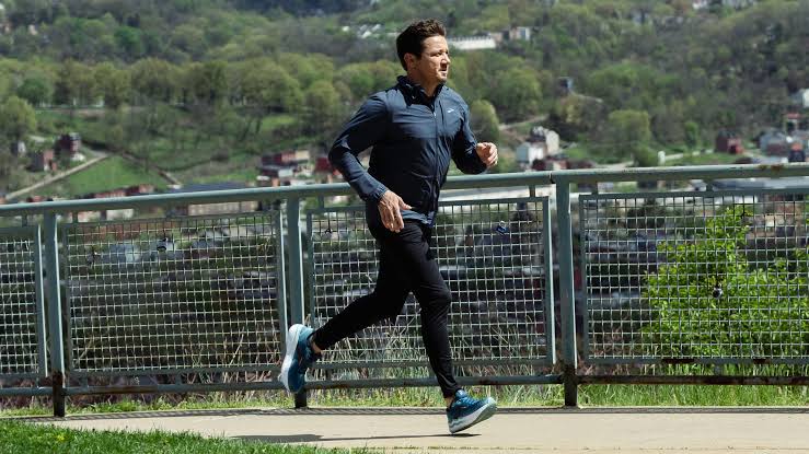 deadlyaimhawk's tweet image. Just a morning jog with his buddy. If anyone needs their morning exercise too, good company is accepted.