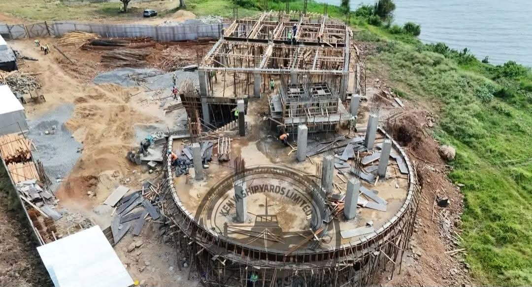 AnyangNyongo's tweet image. Construction of the Marine Rescue Centre at the former Lwa'ngni Beach is progressing nicely, promising a new era of safety for Lake Victoria. Once operational, this center will be instrumental in safeguarding the lives of those traveling on the lake and ensuring the security of…