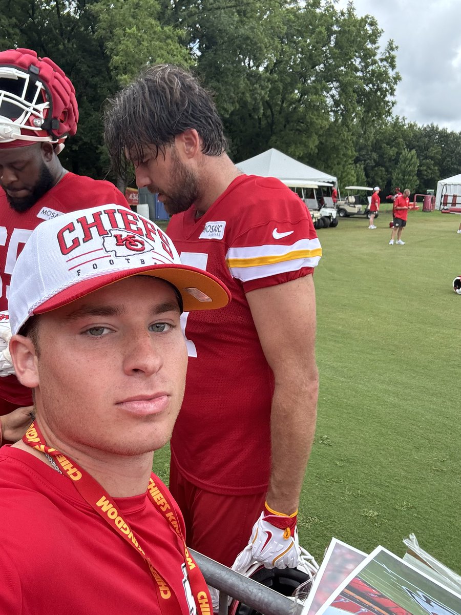 Just got two texts yesterday with pictures of <a href="/BerryFootball/">Berry Football</a> men getting it done this summer! Can’t wait to get back with our team. #Climb