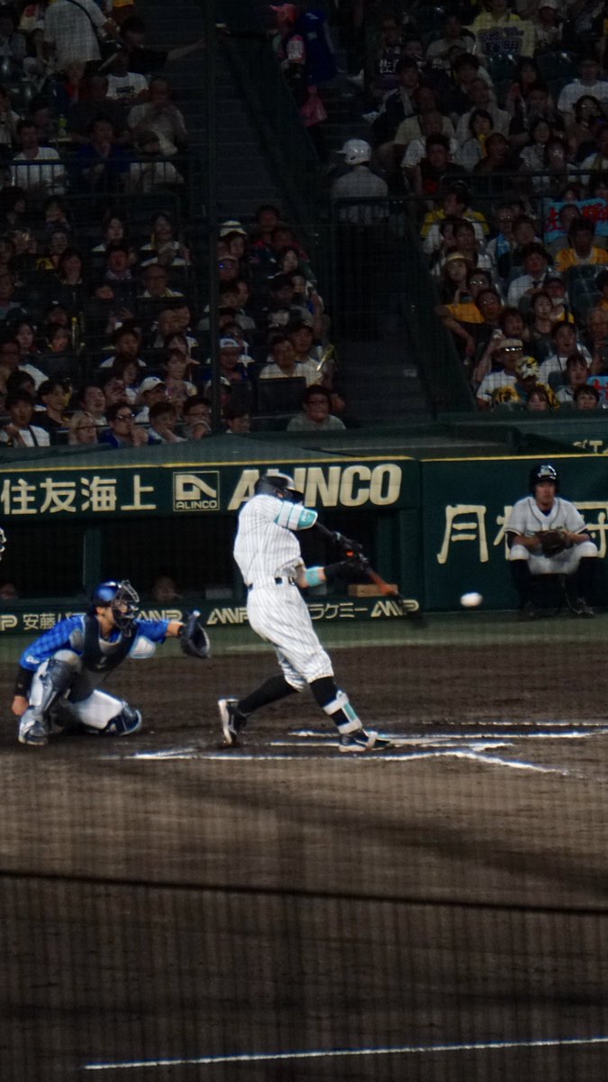 エポック ワン ホロスペクトラRC【佐藤輝明】本拠地初打席初安打（21.4.6） エポック社の公式オンラインショップです。【佐藤輝明】2者連続