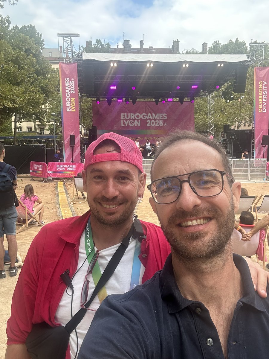 EddHoffmann's tweet image. Le sport est une famille.
Quelle organisation !
Bravo Mark pour ton travail et celui des très nombreux bénévoles qui permettent cette réussite à @villedelyon
#lgbt #lyon #sport #EuroGames2025 @JM_Aulas
@generationaulas @leprogreslyon @lyonmag