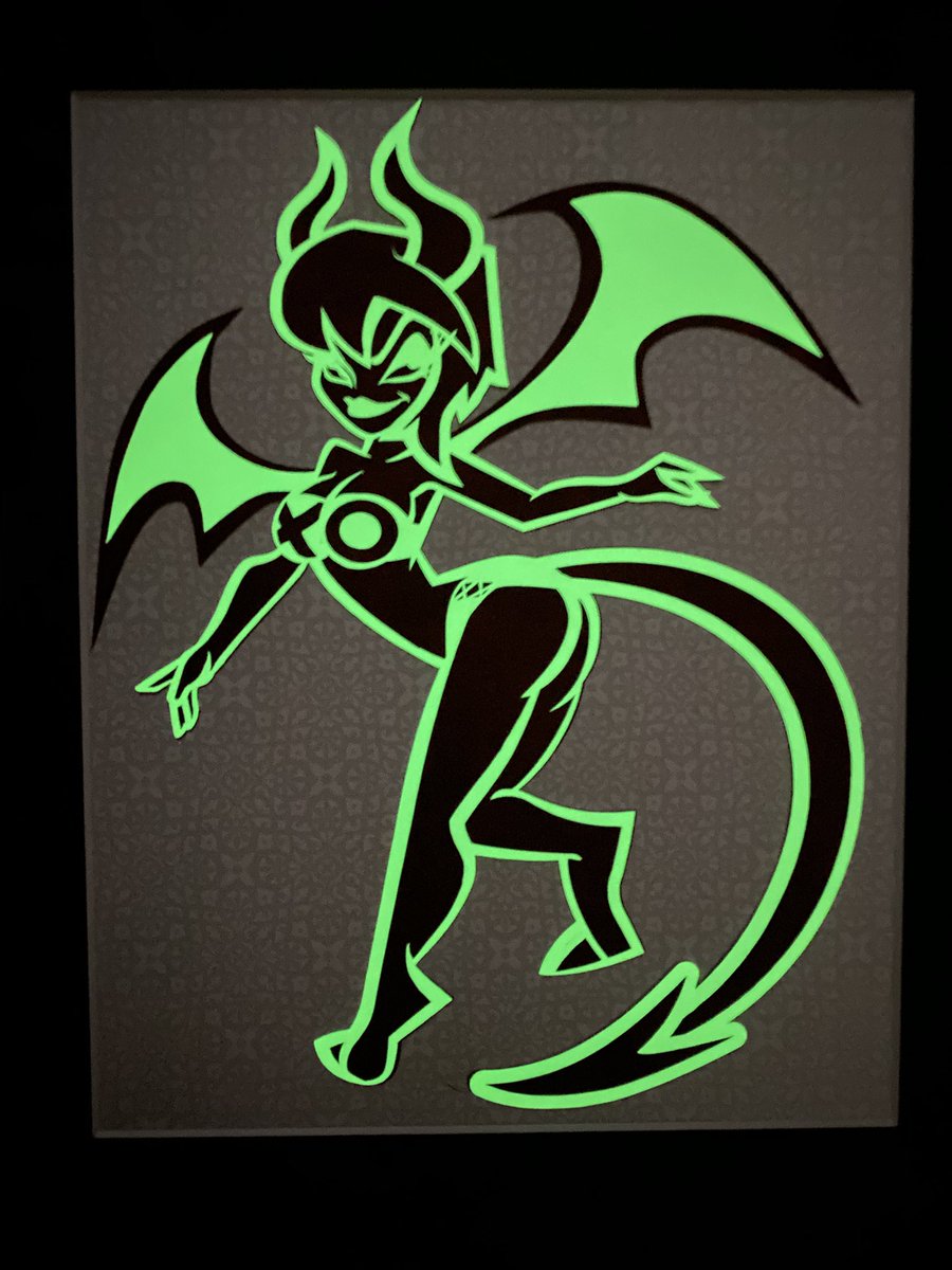 SamohtLion's tweet image. Verosika Mayday is here to steal hearts and spotlight 🔥 This glittery layered paper craft captures her devilish charm, sultry power, and glows in the dark — perfect for fans of Helluva Boss and queen demons alike 👠💄 #HelluvaBoss #VerosikaMayday #HazbinHotel #PaperCraft…